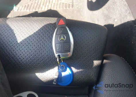 2015 Mercedes-Benz C 300 4Matic/Luxury 4Matic/Sport 4Matic z USA, uszkodzony, nr VIN 55SWF4KB1FU090539